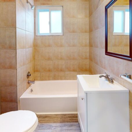 4500-W-39th-Rear-House-Bathroom